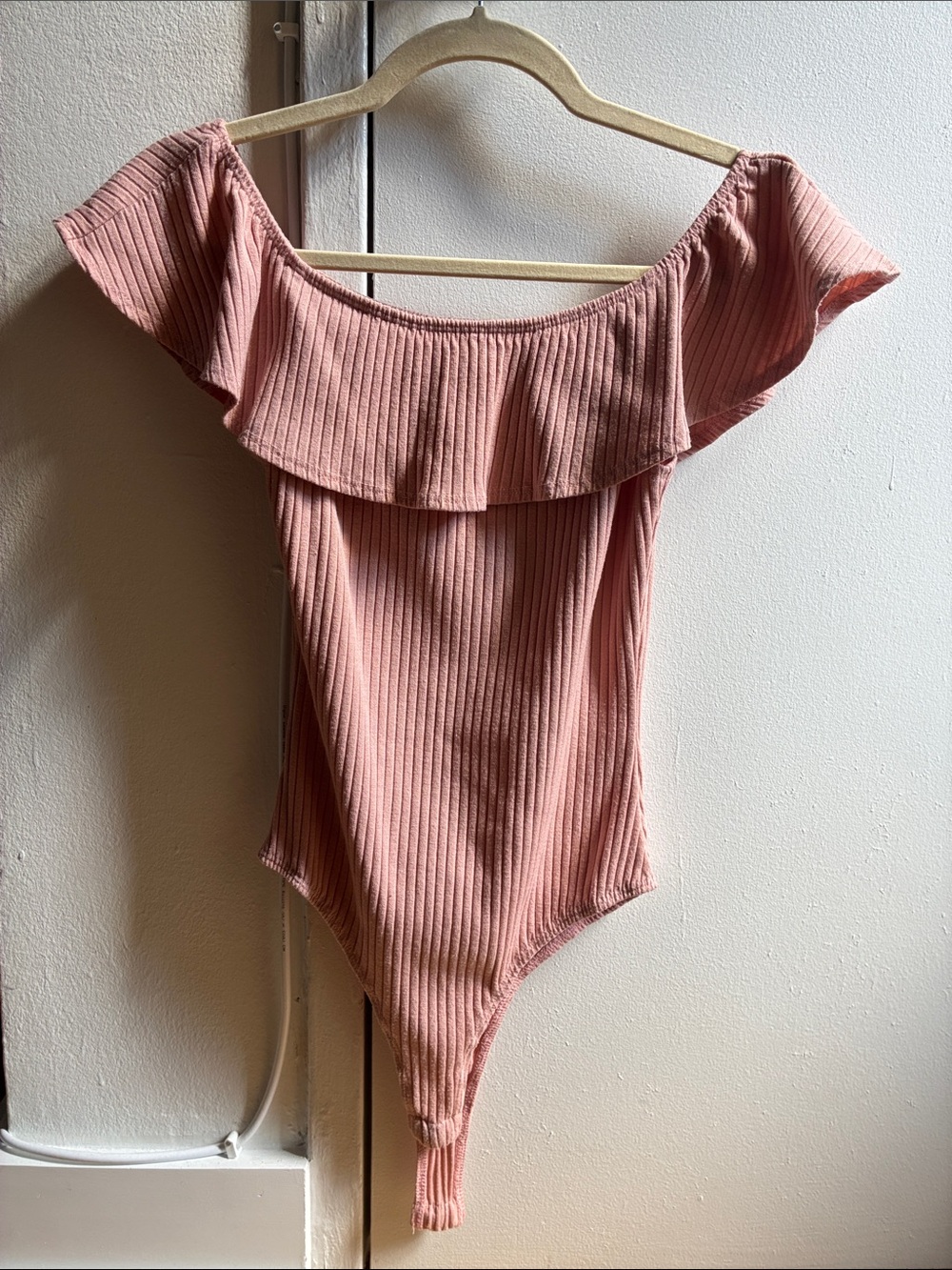 Women’s Off-Shoulder Ruffled Bodysuit in Dusty Rose